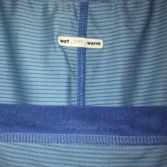 Lulu workout top. Great color. Perfect! - Picture 3 of 5